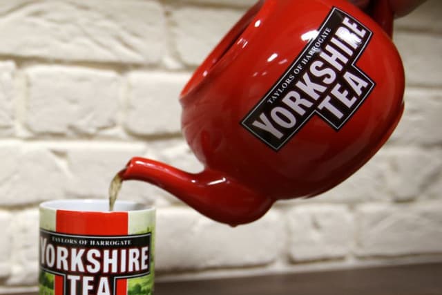 Yorkshire Tea teapots recalled after 'breakages during brewing' - BBC News